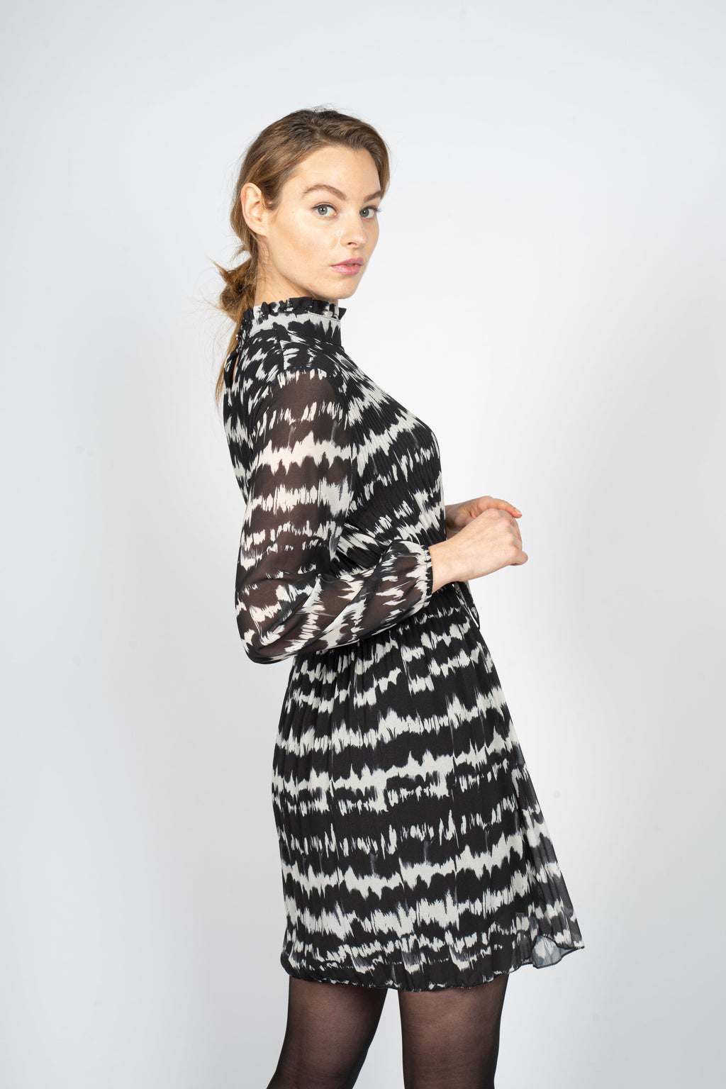 Pleated Midi Dress in Doppler Print