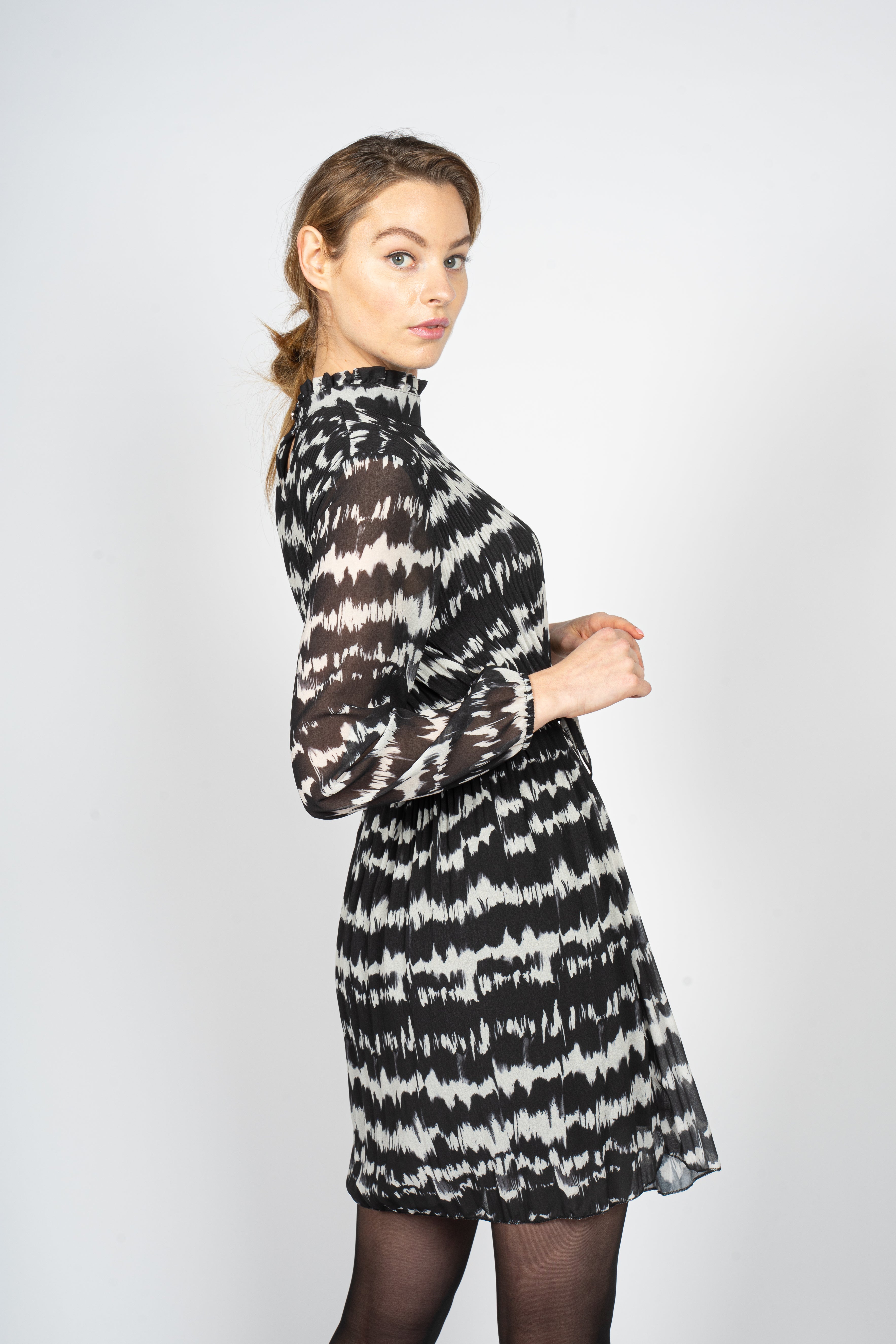 Pleated Midi Dress in Doppler Print