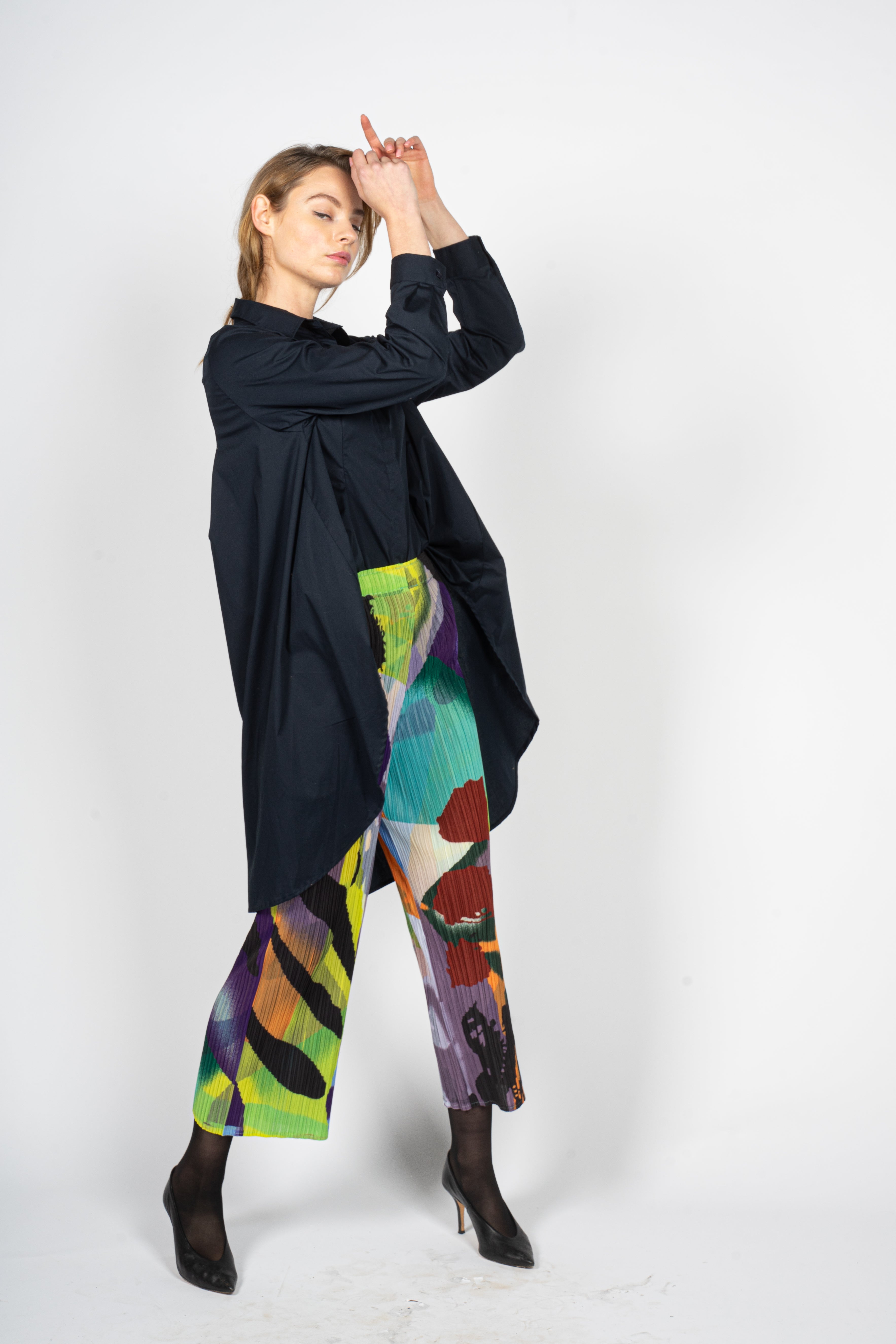 Pleated Ankle Length Trousers in Abstract Print